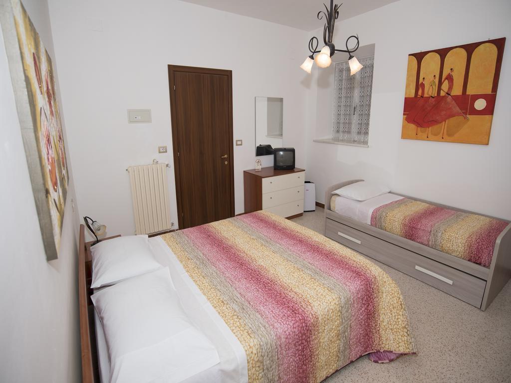 La Casa Di Tina Apartment Colonnella Room photo