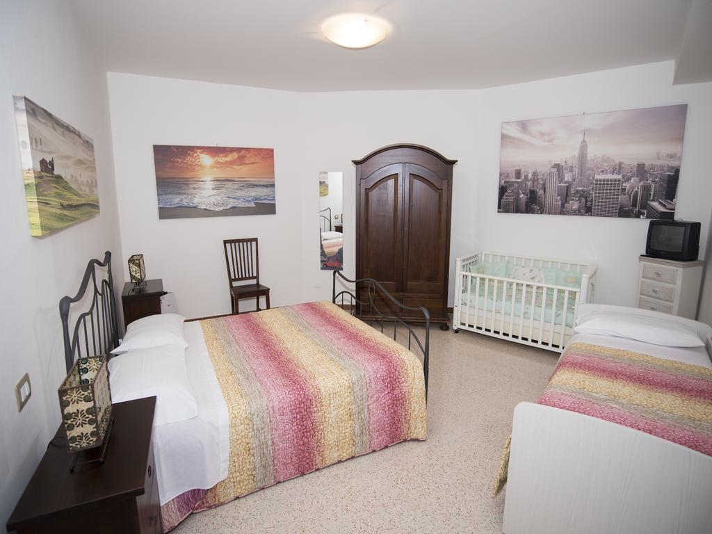 La Casa Di Tina Apartment Colonnella Room photo